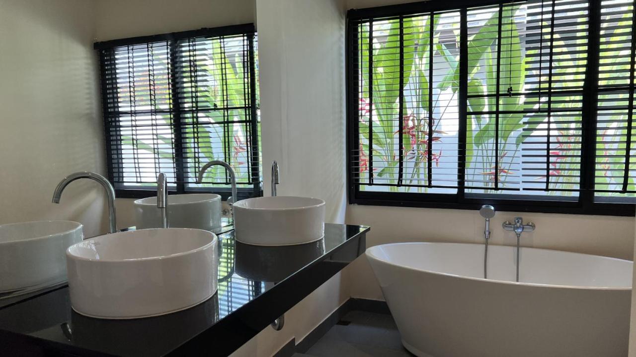 Plunge Tropic Villas 2 Naiharn Rawai Buitenkant foto